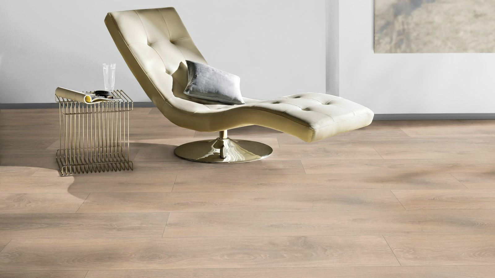 Ламинат Ter Hurne Classic Line Дуб Песочно-Коричневый 1382 1285×192×8 фото в интерьере